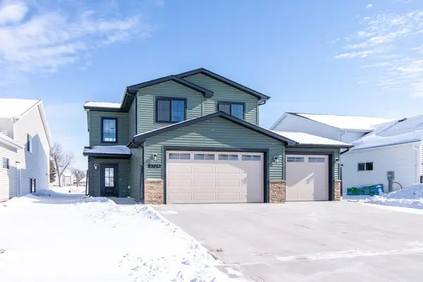 3724 27th Street S, Moorhead, MN 56560