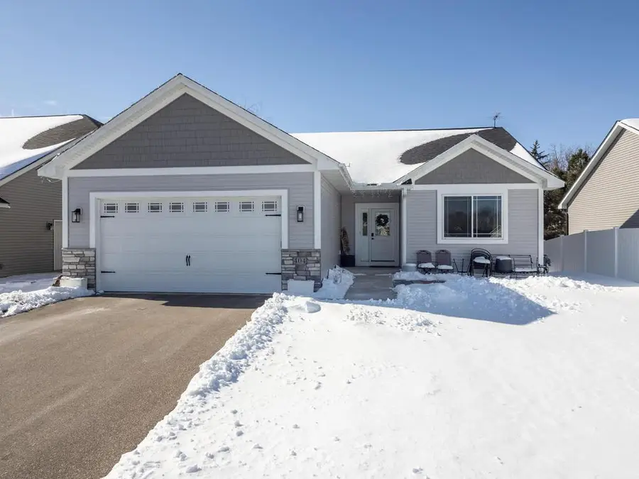 404 Grant Avenue Se, Hutchinson, MN 55350 - #2