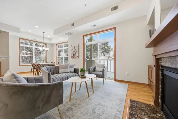 1256 County Road D E #104, Maplewood, MN 55109