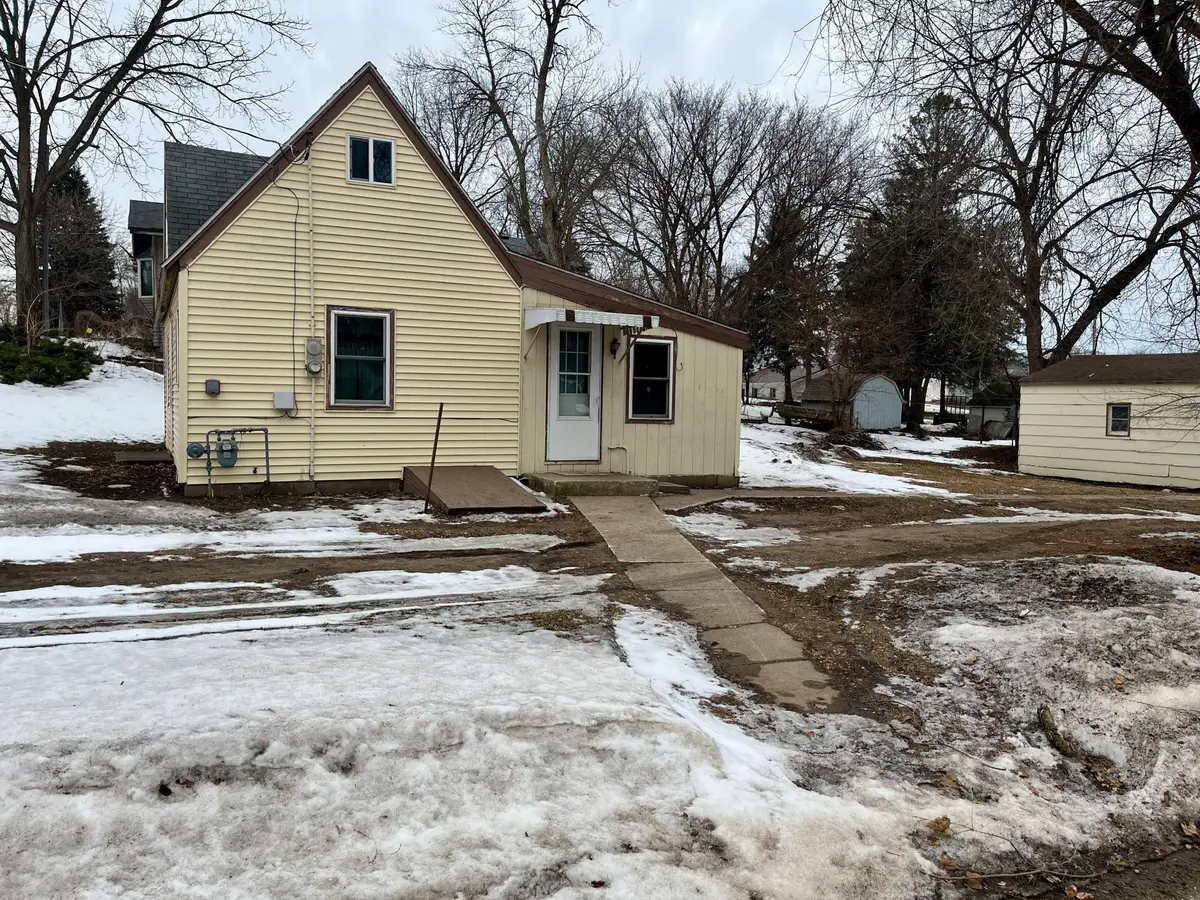 110 2nd Street Sw, Glenville, MN 56036 - #1