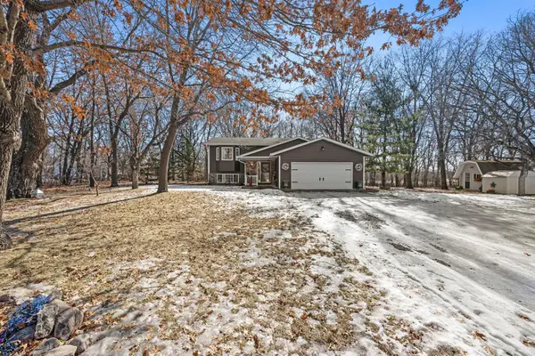 9821 300th Avenue Nw, Princeton, MN 55371