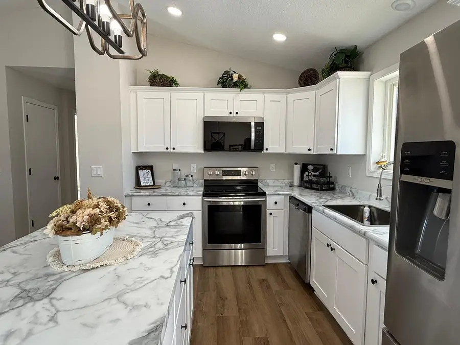 1940 La Casa Lane Se, Owatonna, MN 55060 - #2