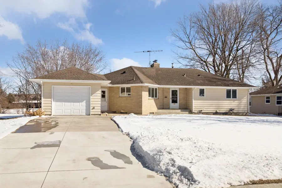 111 Sunrise Avenue N, New Prague, MN 56071 - #2