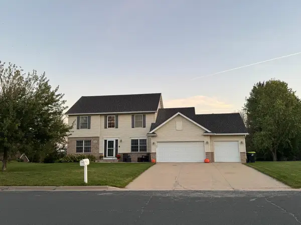 747 Willowmere Drive, Zumbrota, MN 55992