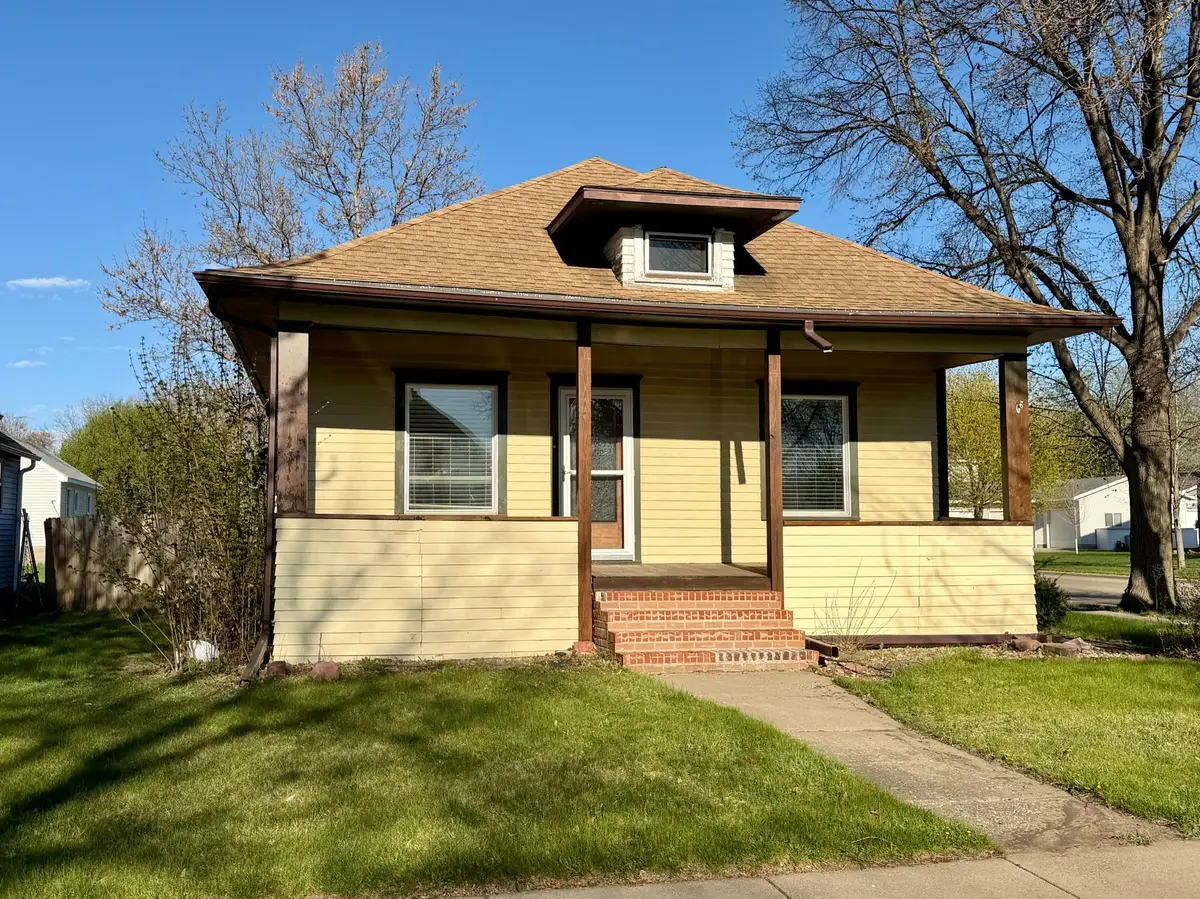 631 N Cedar Street, Luverne, MN 56156 - #1