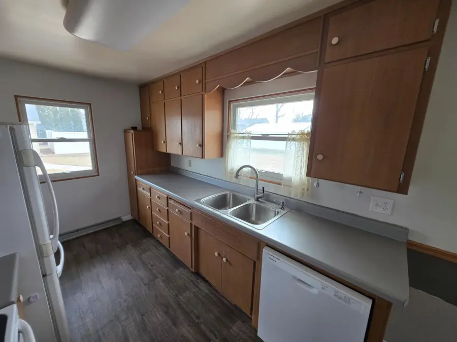 204 4th Avenue Sw, Stewartville, MN 55976 - #2