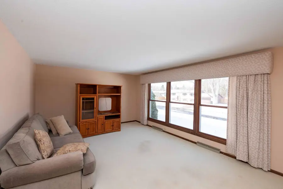 1008 Marnie Street S, Saint Paul, MN 55119 - #3