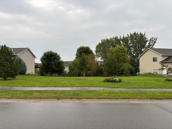 1518 Hidden Trail, Mayer, MN 55360