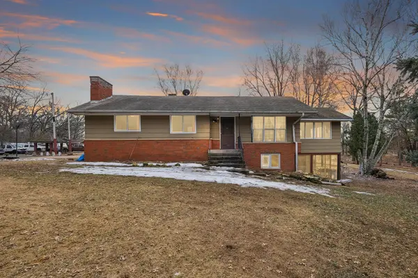 1742 221st Avenue Ne, East Bethel, MN 55011