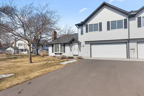 3637 Gershwin Lane N, Oakdale, MN 55128
