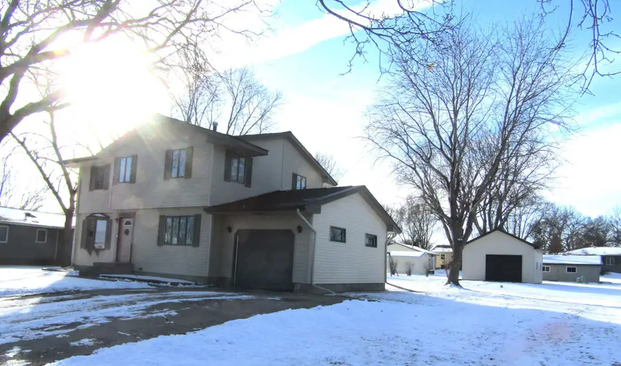 1333 Walnut Street, Dawson, MN 56232 - #2