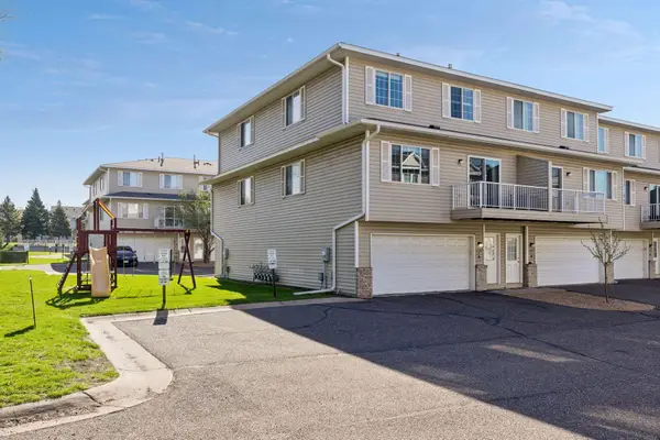 1587 County Road D E #F, Maplewood, MN 55109