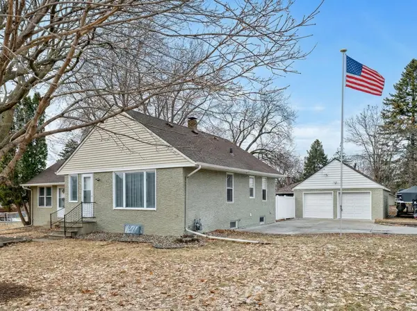 1251 Gardena Avenue Ne, Minneapolis, MN 55432