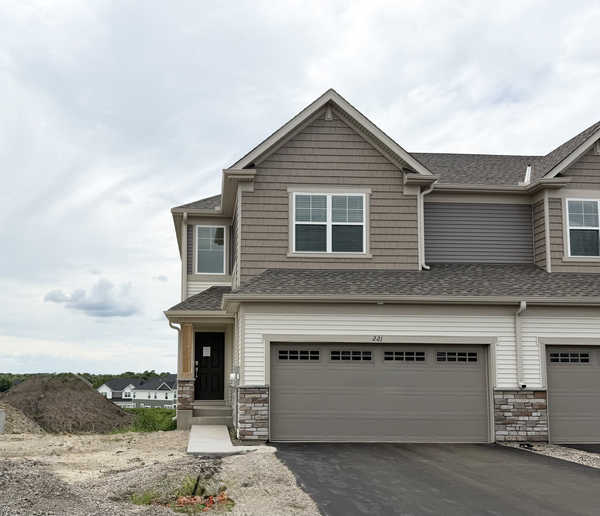 221 Huntington Drive, Waconia, MN 55387