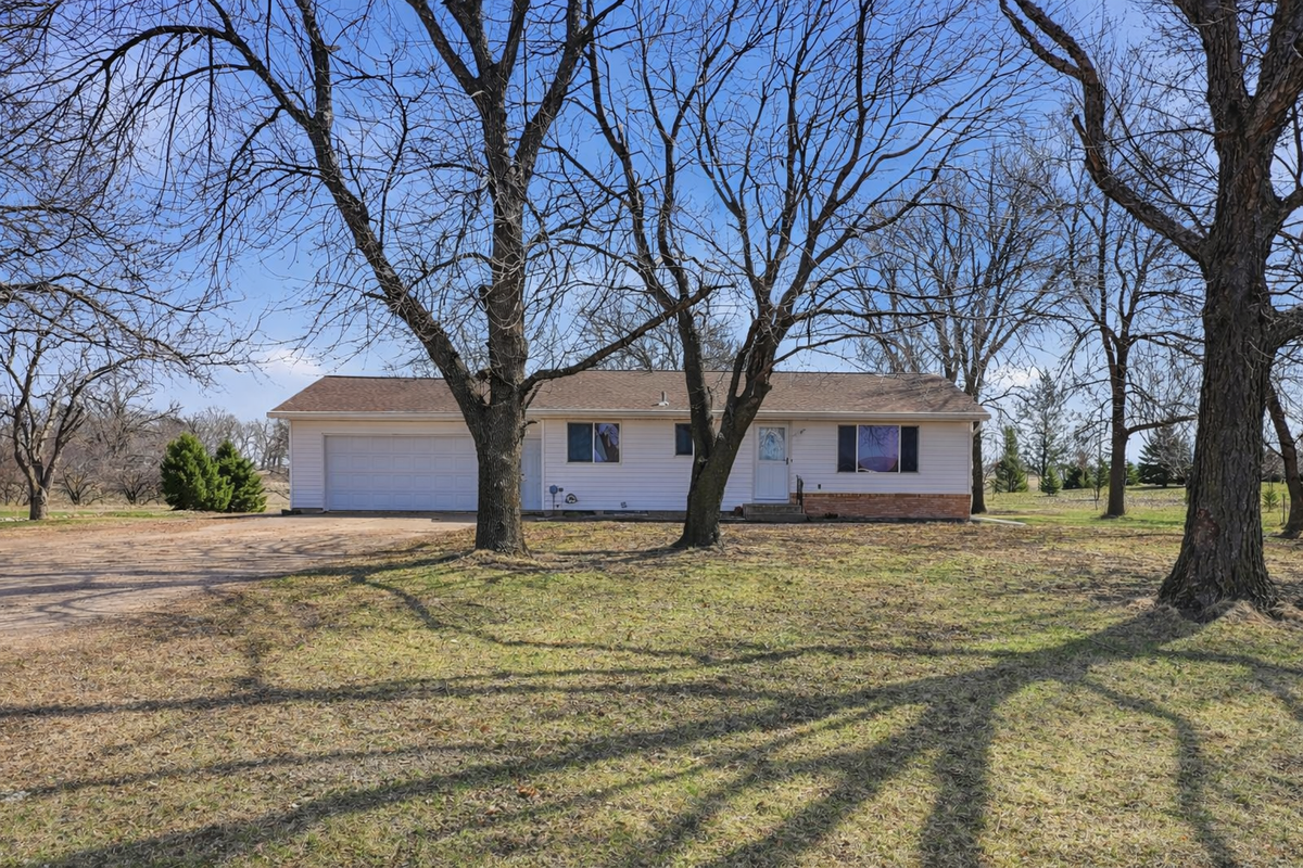 28761 Sleepy Hollow Road, Winthrop, MN 55396 - #1