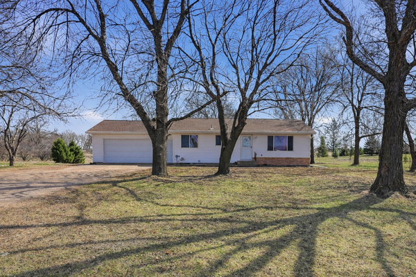 28761 Sleepy Hollow Road, Winthrop, MN 55396