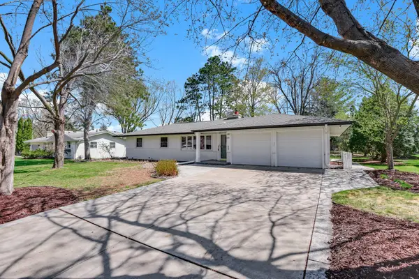 220 Rice Creek Terrace Ne, Minneapolis, MN 55432