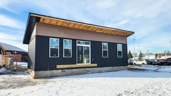 801 17th Avenue N, Fargo, ND 58102