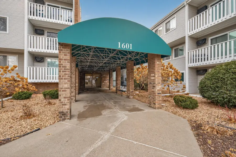 1601 N Innsbruck Drive #202NE, Fridley, MN 55432 - #2