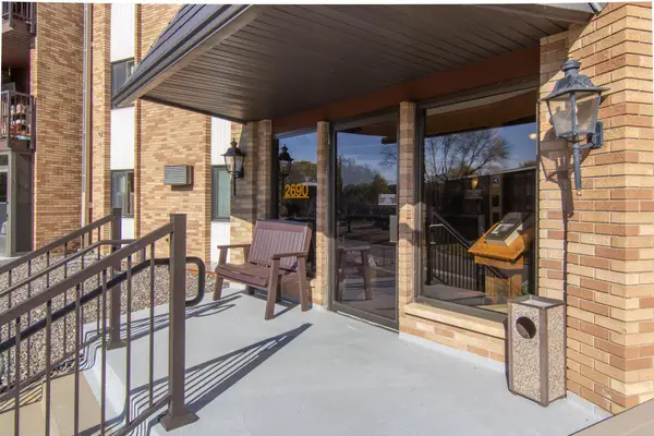 2690 Oxford Street N #247, Roseville, MN 55113