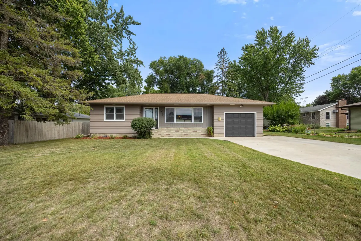 204 Cedar Street S, Lester Prairie, MN 55354 - #1