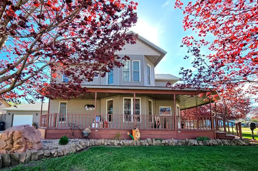 321 5th Avenue Se, Pipestone, MN 56164 - #2