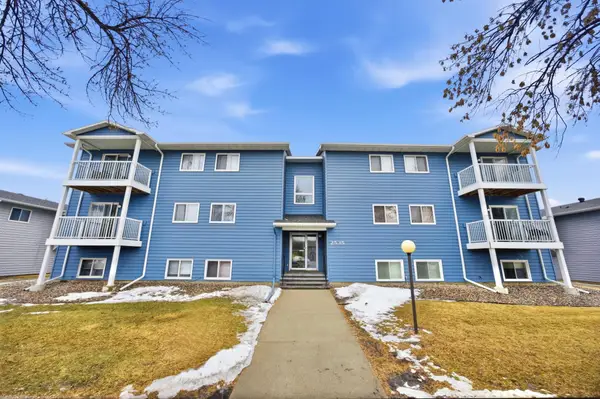 2535 25th Street S #B102, Fargo, ND 58103