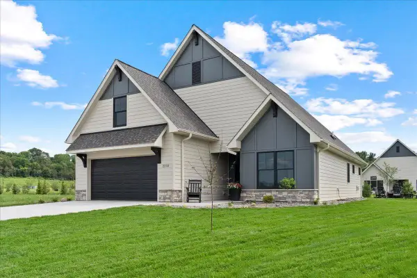 2225 Sharon Lane, Hudson, WI 54016