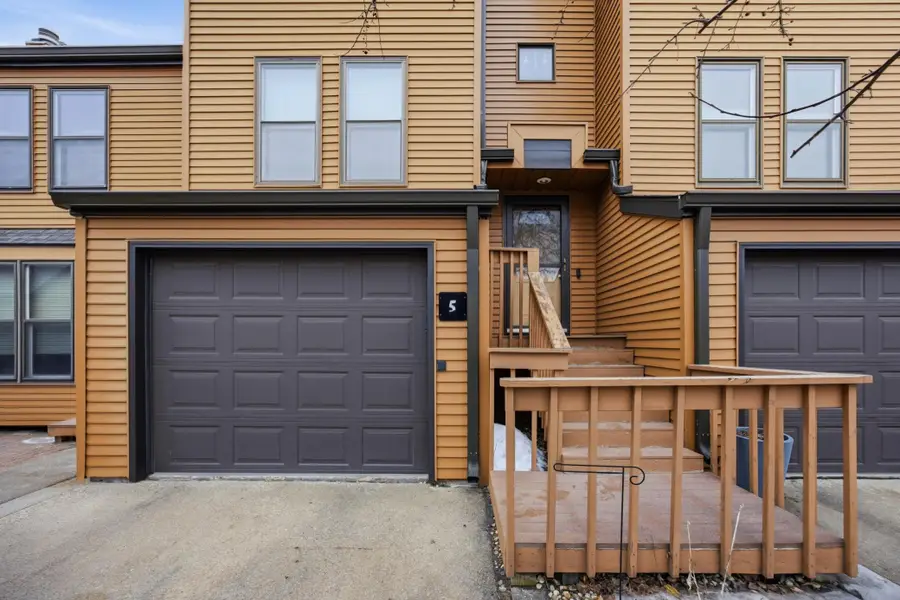 1415 W Gateway Circle S #5, Fargo, ND 58103 - #3