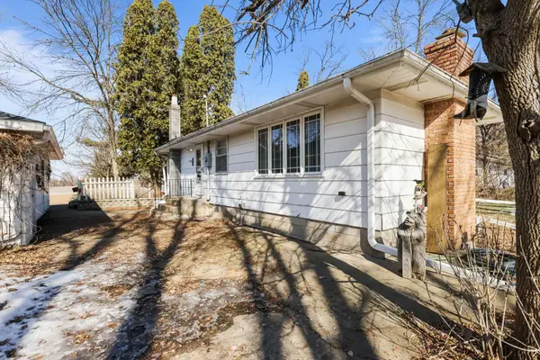 1516 Briarwood Lane Ne, Cedar, MN 55011