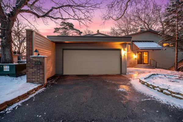 9708 Mill Creek Drive, Eden Prairie, MN 55347