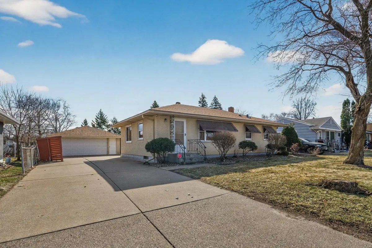 2724 Mcknight Road N, Saint Paul, MN 55109 - #1