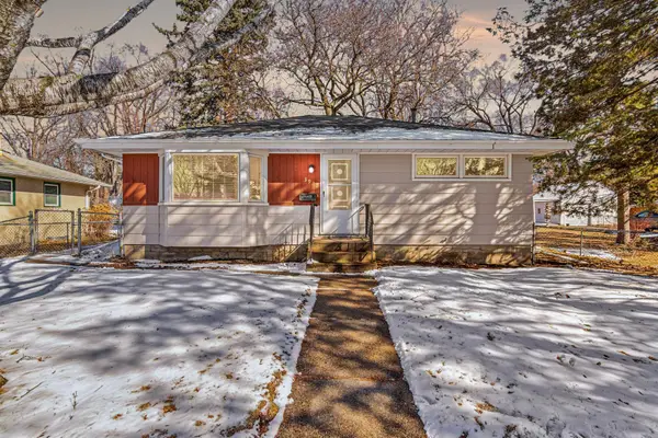 3923 2nd Street Ne, Minneapolis, MN 55421