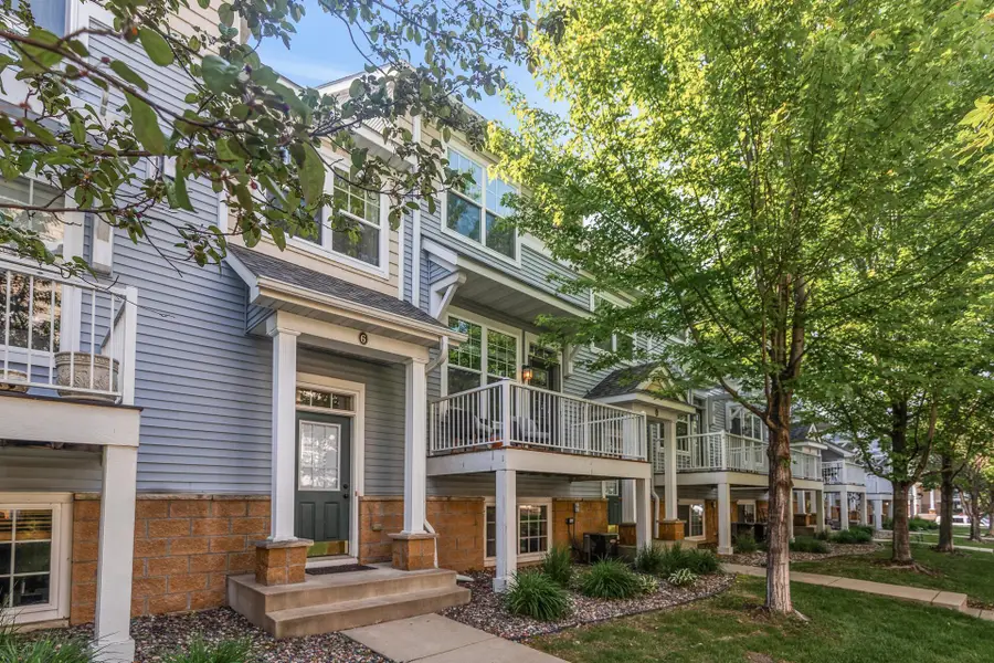 1666 Village Trail E #6, Saint Paul, MN 55109 - #2