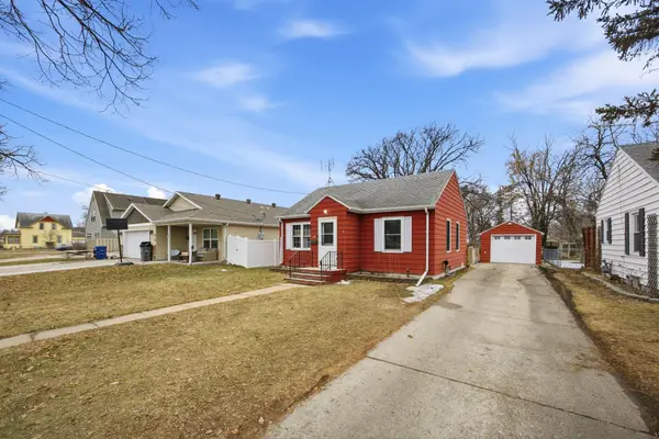 215 14th Street N, Moorhead, MN 56560