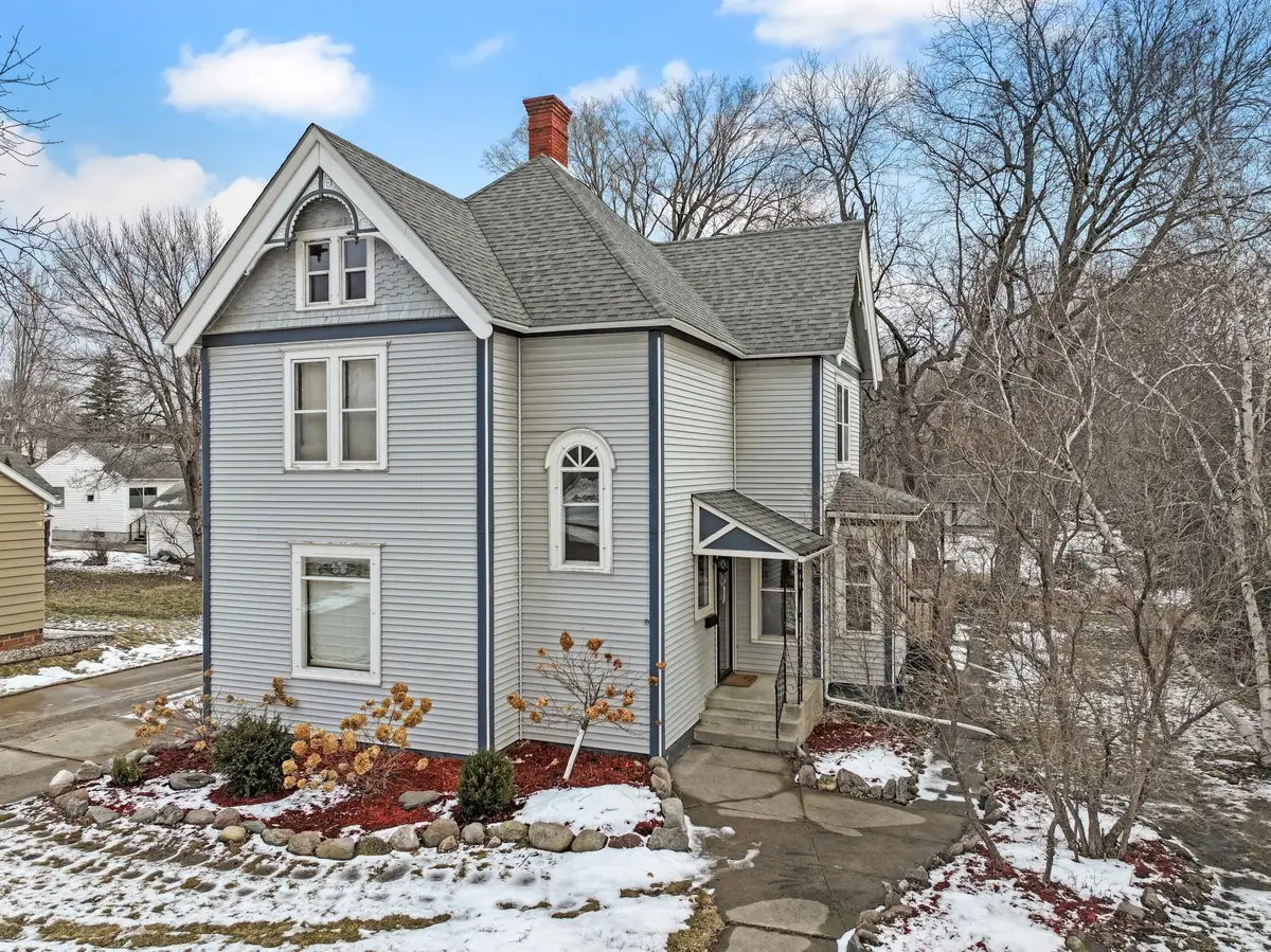 406 W Marshall Street, Marshall, MN 56258 - #1