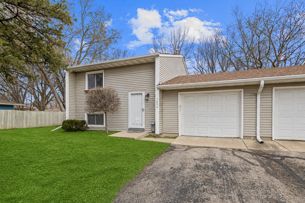 7093 146th Street W, Apple Valley, MN 55124