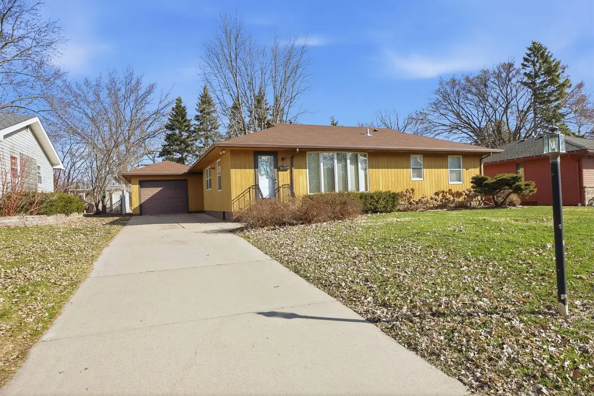 207 6th Street Nw, Buffalo, MN 55313 - #1