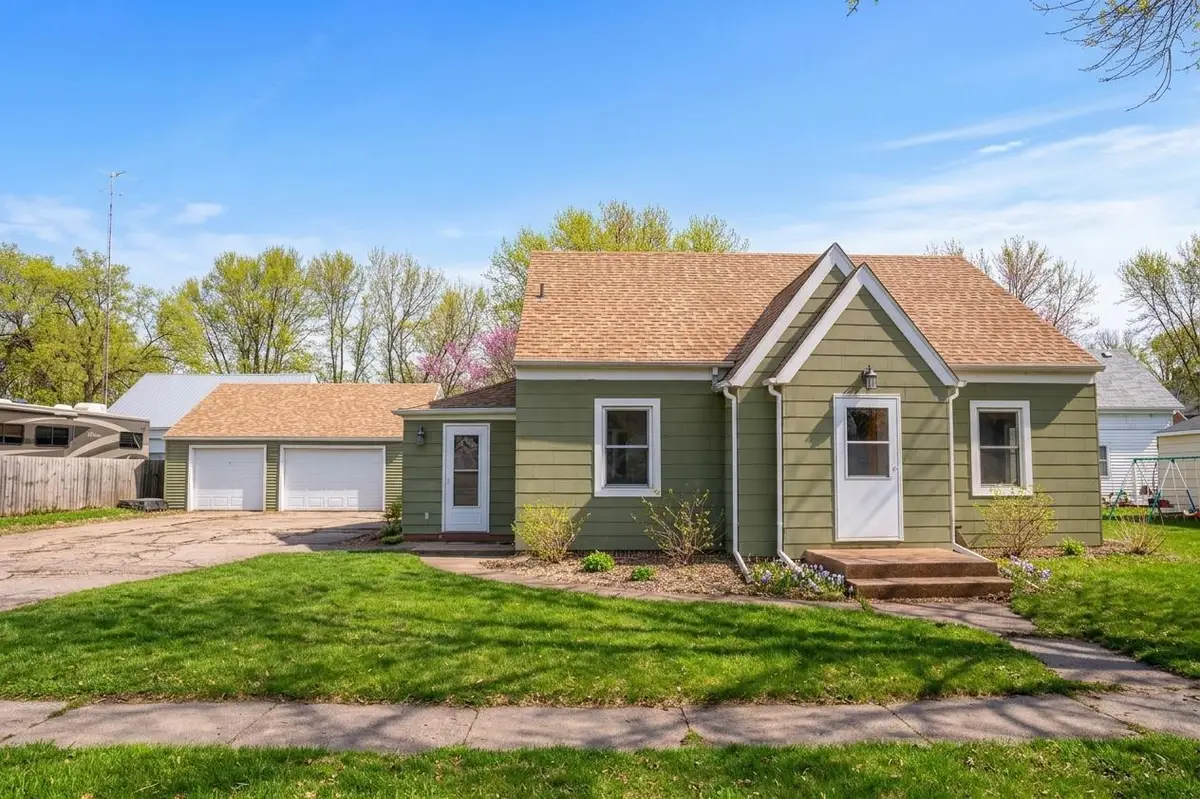 122 1st Avenue Ne, Clara City, MN 56222 - #1