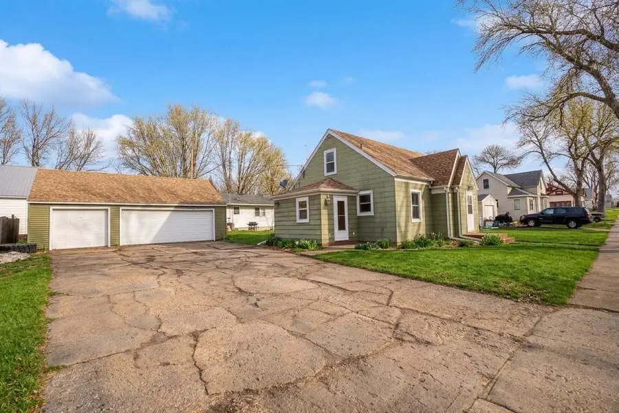122 1st Avenue Ne, Clara City, MN 56222 - #2