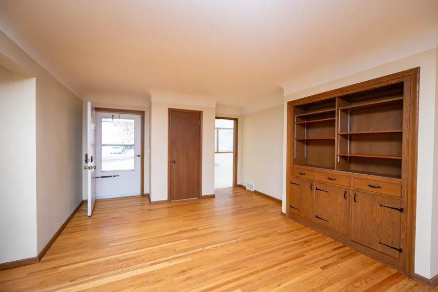 1040 Lincoln Terrace, Minneapolis, MN 55421 - #2