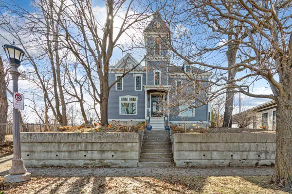 307 Walnut Street #5, Saint Paul, MN 55102