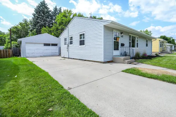 1215 12th Street N, Moorhead, MN 56560