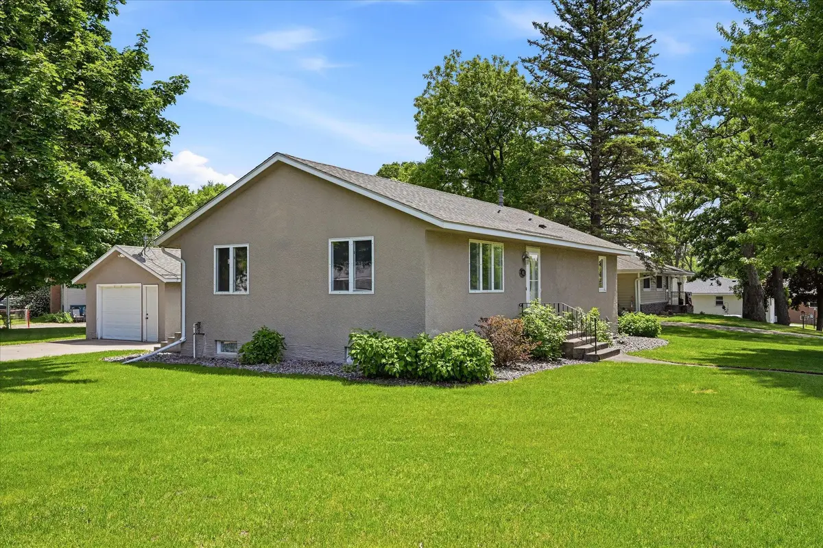 842 Xenia Avenue Nw, Elk River, MN 55330 - #1