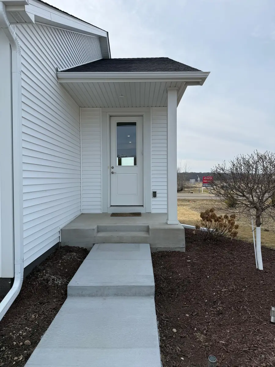 9035 62nd Street S, Cottage Grove, MN 55016 - #2