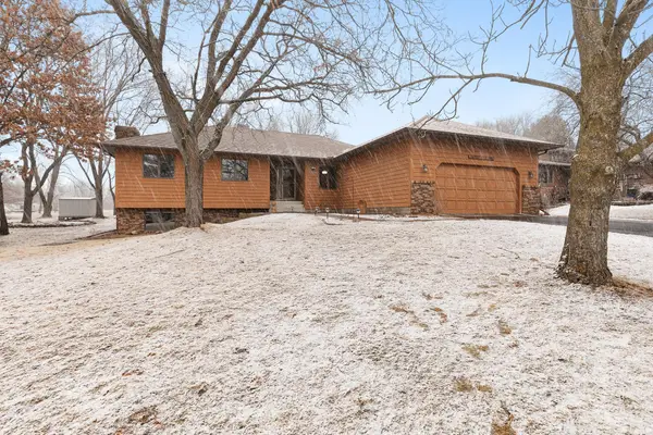 1954 W Highview Drive, Sauk Rapids, MN 56379