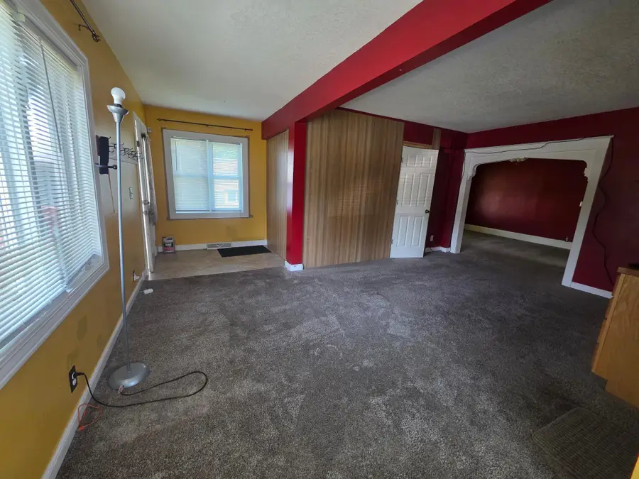 945 Geranium Avenue E, Saint Paul, MN 55106 - #3