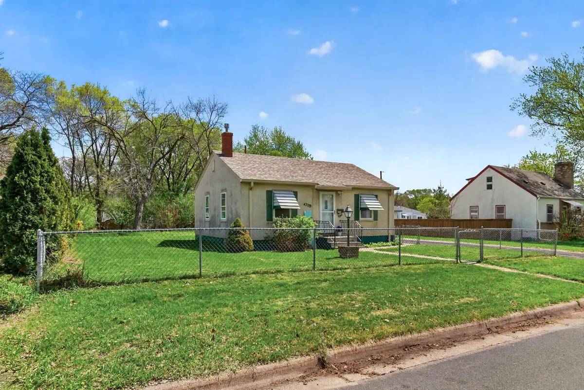 4709 2 1/2 Street Ne, Fridley, MN 55421 - #1