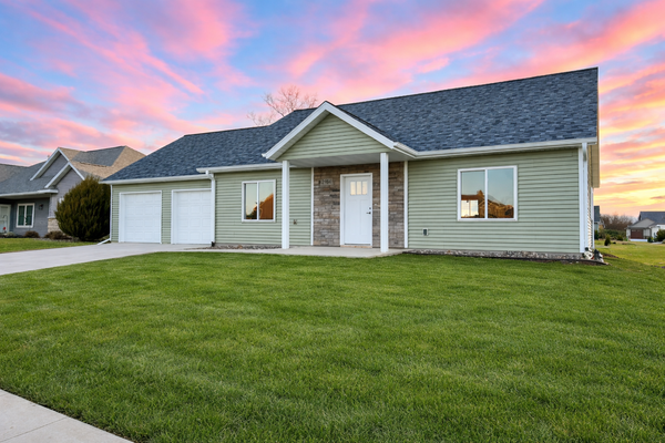 2164 Marvs Lane Ne, Stewartville, MN 55976