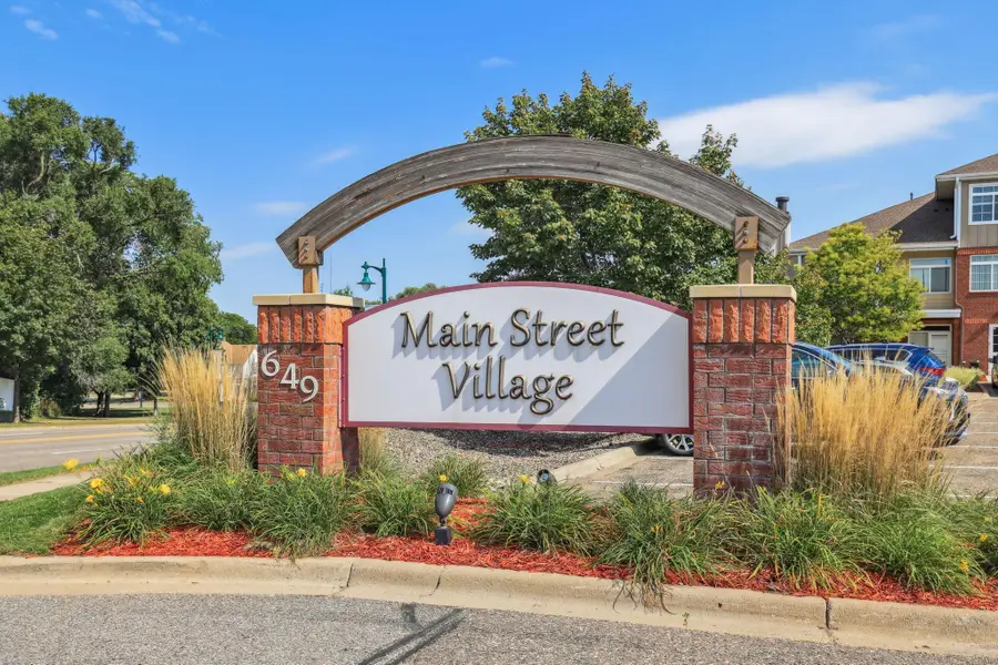 649 Old Highway 8 Nw #238, Saint Paul, MN 55112 - #2